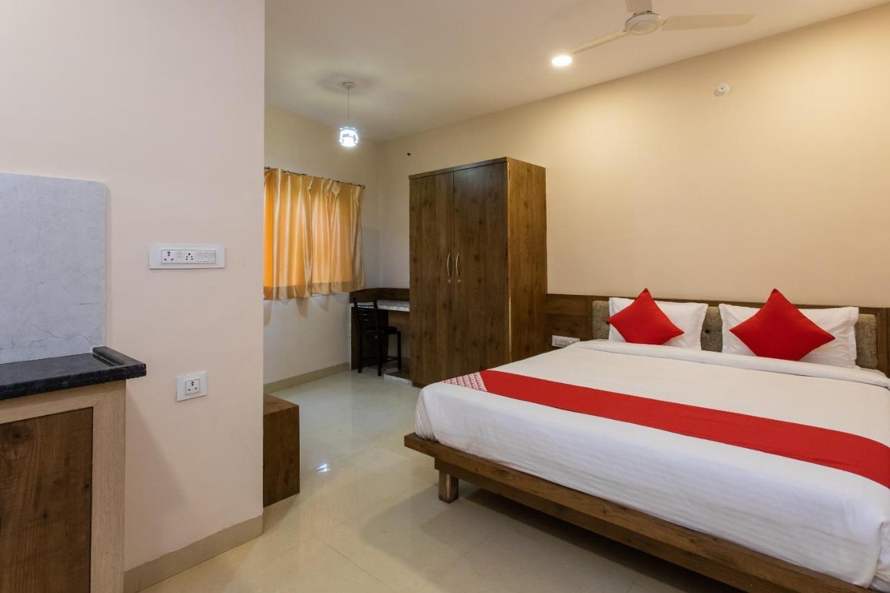 Collection O 8267 Galaxy Inn Kochi Ngoại thất bức ảnh
