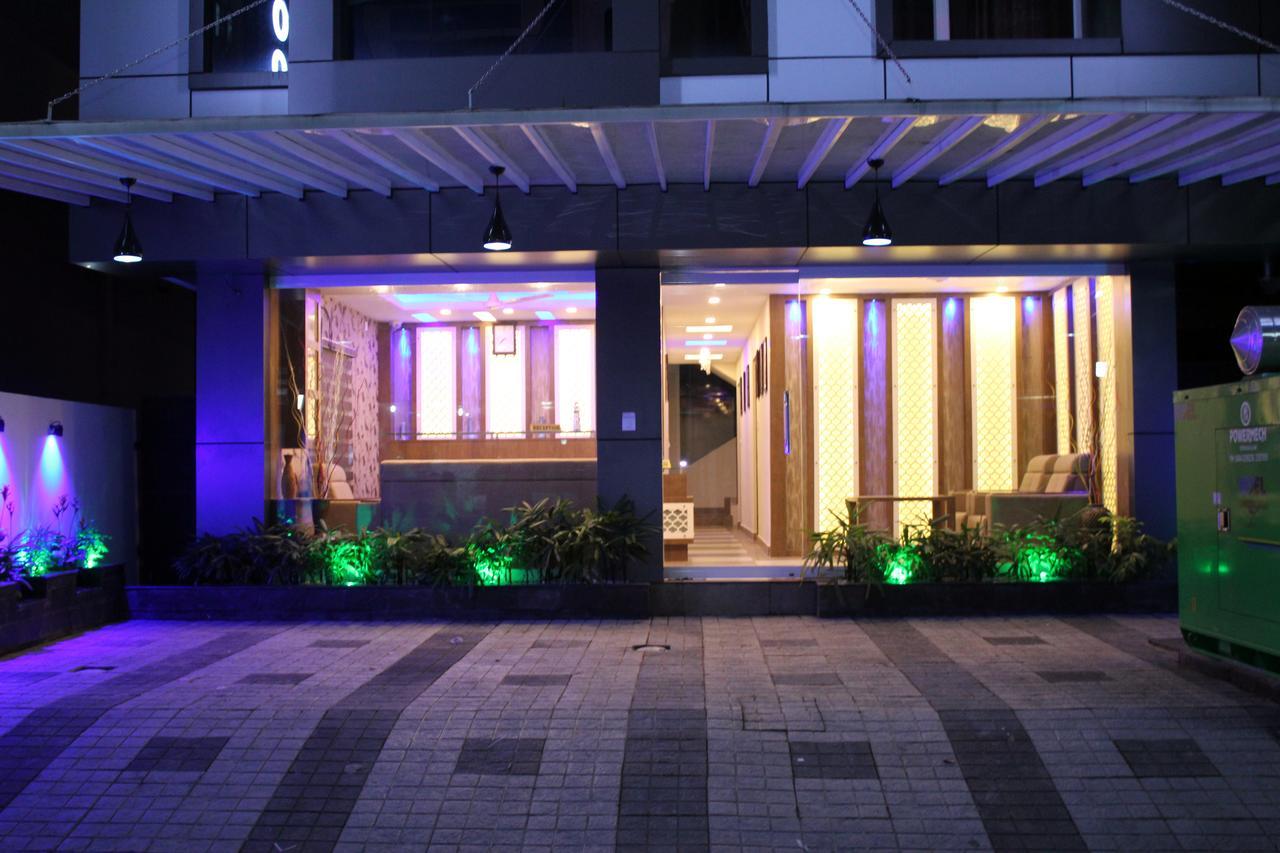 Collection O 8267 Galaxy Inn Kochi Ngoại thất bức ảnh