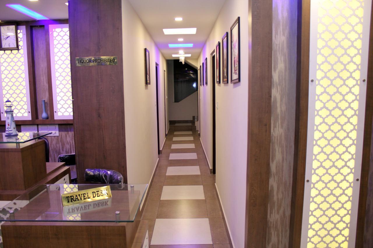 Collection O 8267 Galaxy Inn Kochi Ngoại thất bức ảnh