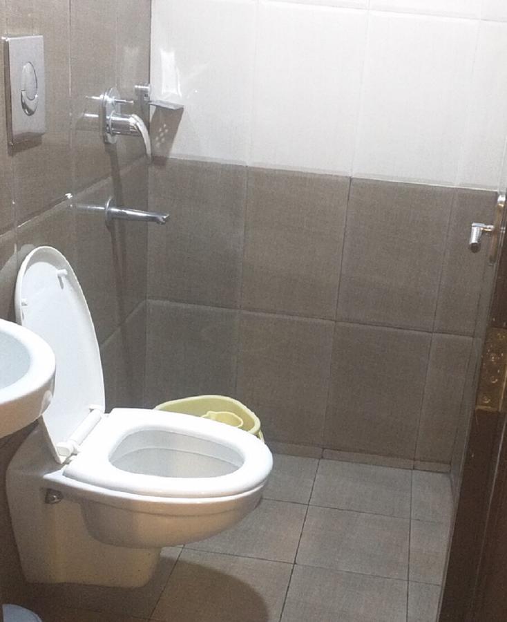 Collection O 8267 Galaxy Inn Kochi Ngoại thất bức ảnh