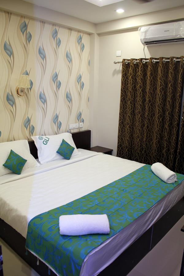 Collection O 8267 Galaxy Inn Kochi Ngoại thất bức ảnh