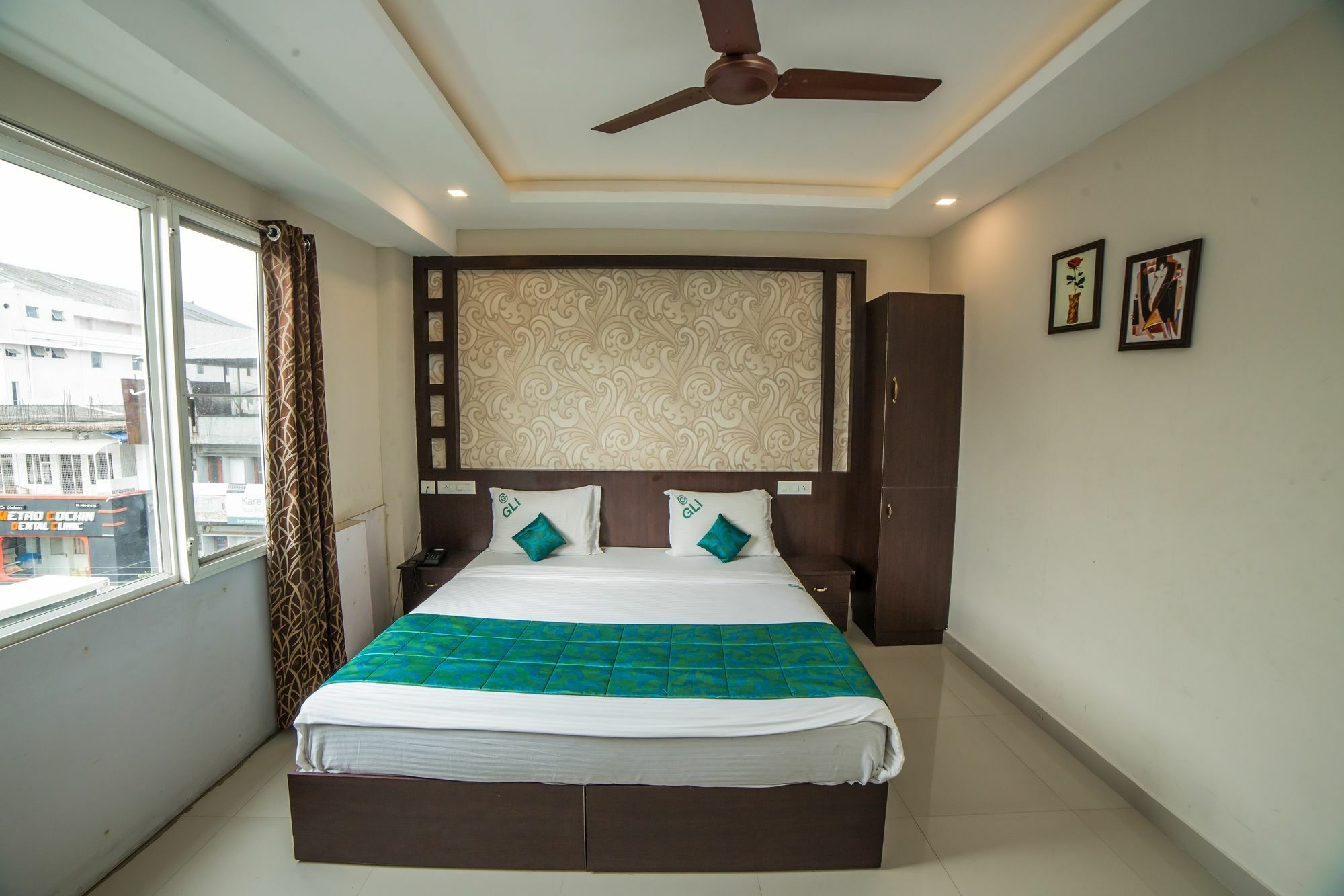 Collection O 8267 Galaxy Inn Kochi Ngoại thất bức ảnh